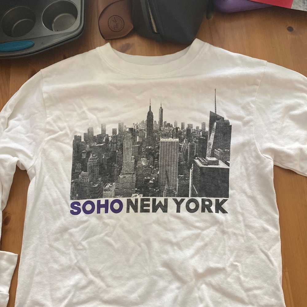 Brandy Melville Long sleeve Soho NY